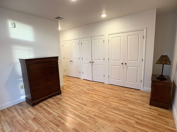 4th image of 1740 Chestnut St APT 404
