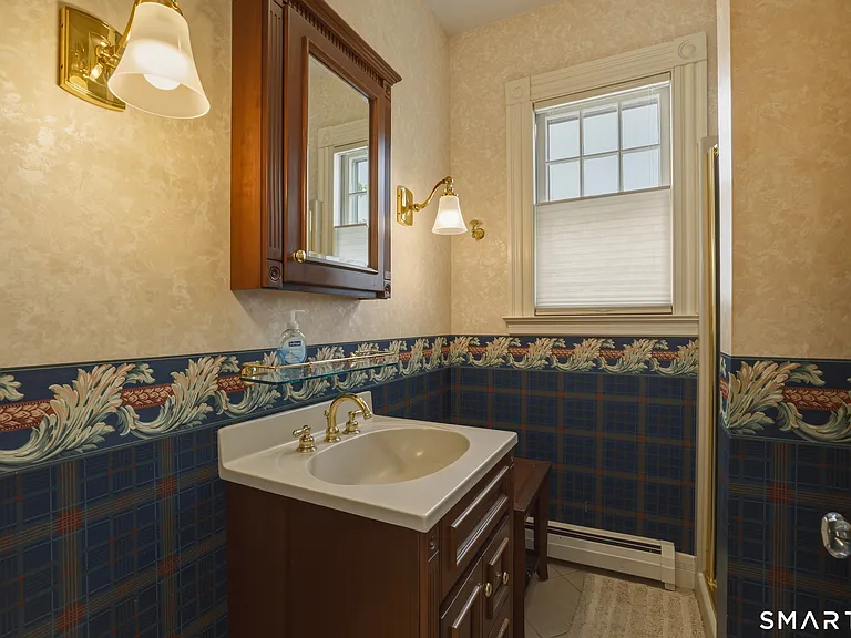 276 S Main St — Photo 10