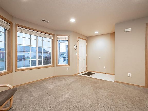 3rd image of 5104 Dundas Ln