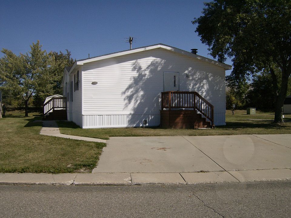 1st image of 17083 Detroiter Ave