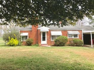 1404 Knob Creek Rd, Johnson City, TN 37604