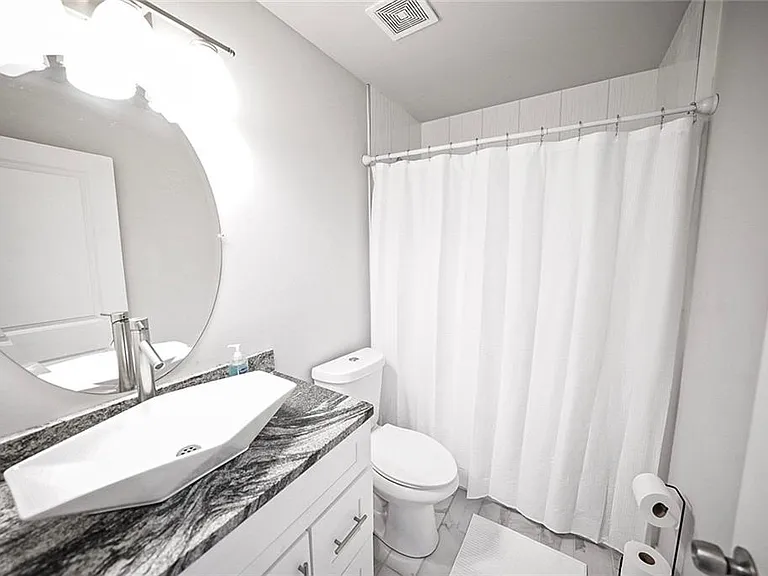 1141 McDaniel St SW — Photo 14