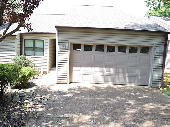 4th image of 601 Woodlawn Dr APT 11