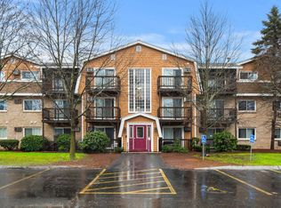 310 Brook Village Rd APT 41, Nashua, NH 03062