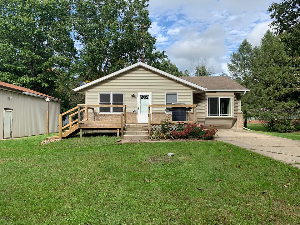 1st image of 2947 S Algonquin Dr