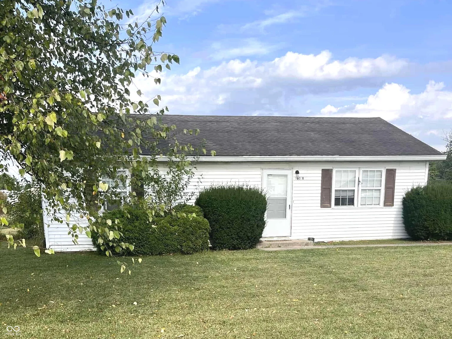 2 bed, 1.0 bath, 1040 sqft, $1,400 — Photo 2