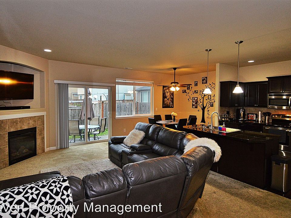 1st image of 2209 165th St E