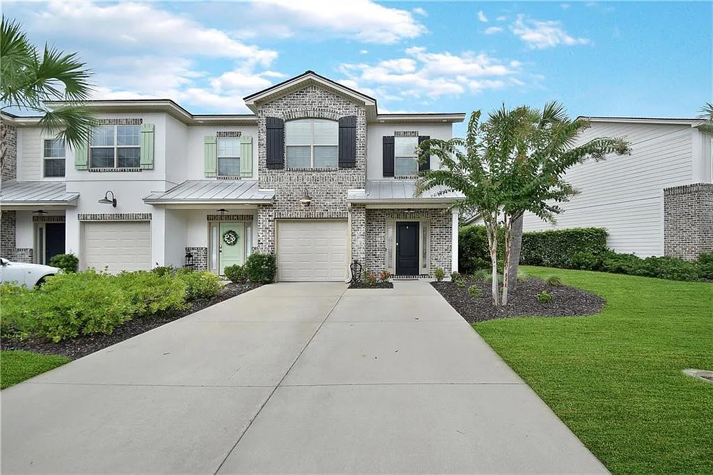 3 bed, 2.5 bath, 2024 sqft, $4,650 — Photo 2