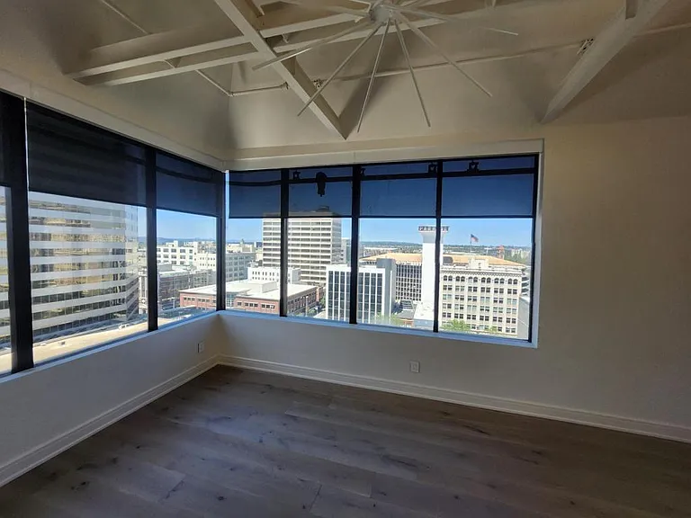 515 W Sprague Ave — Photo 19