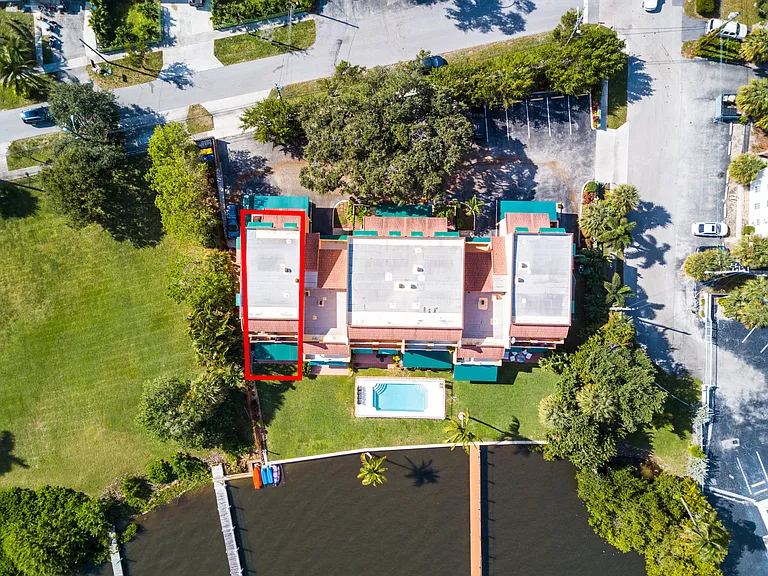 324 N Lake Dr — Photo 43