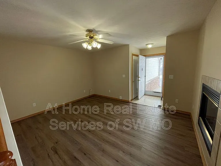 3031 N Fremont Ave — Photo 11
