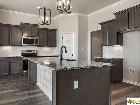 4th image of 8158 Travertine Ln