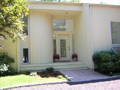 2nd image of 10 Montauk Ave