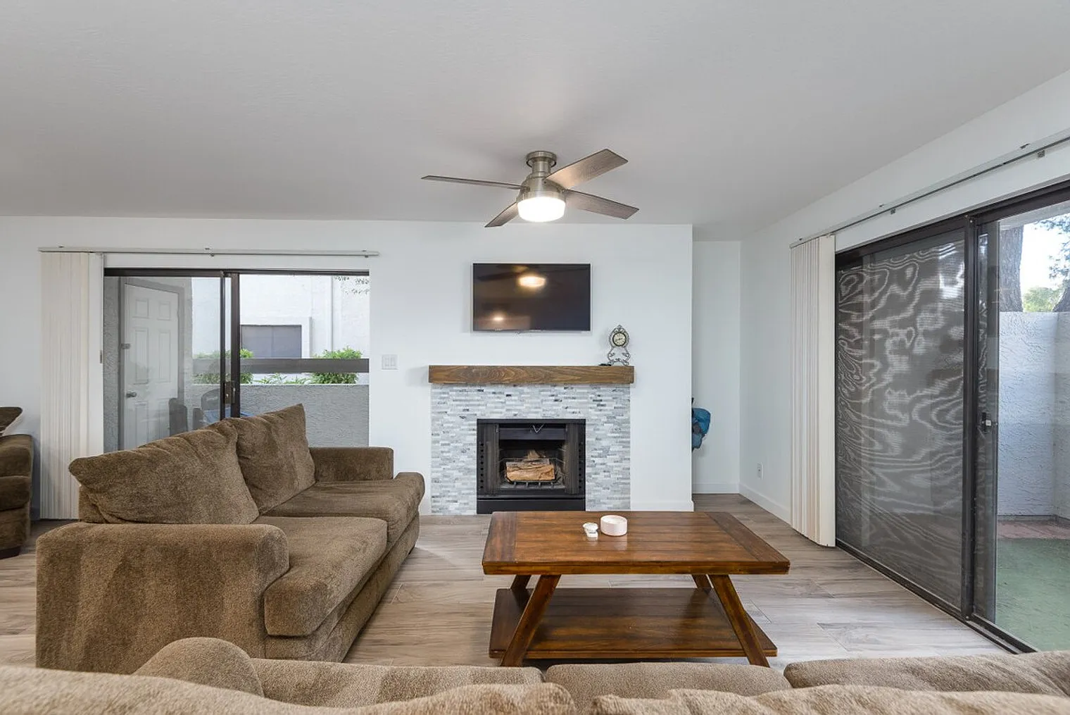 2 bed, 2.0 bath, $3,756 — Photo 3