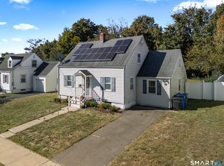 32 Sunset Road, Hamden, CT 06518