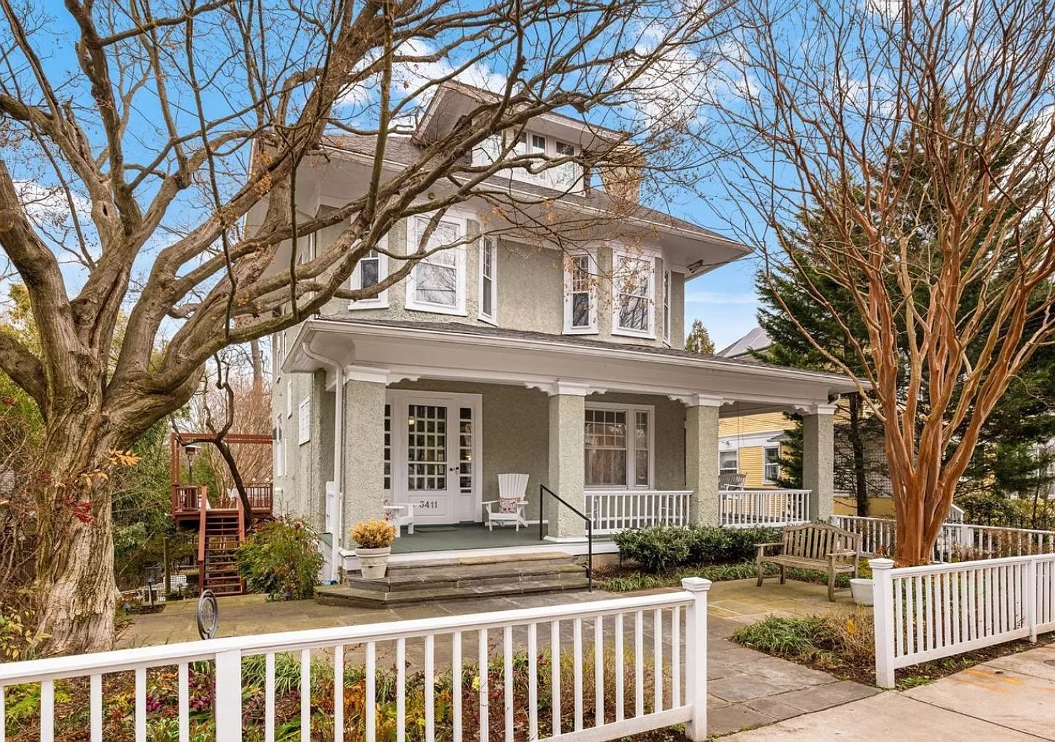 Cleveland Park Stunner - Walk to METRO — Photo 2