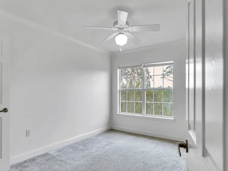 735 Majestic Dr — Photo 20