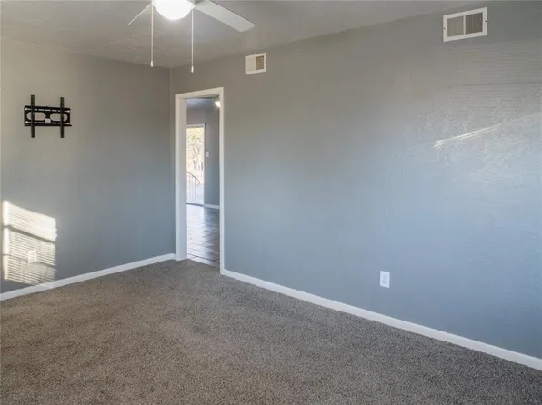 2213 NW 40th St, Lawton, OK 73505