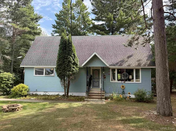7629W Rivers Bend Dr, Manistique, MI 49854