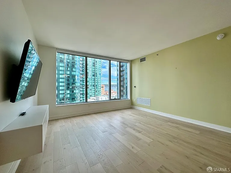 201 Folsom St #15D — Photo 2