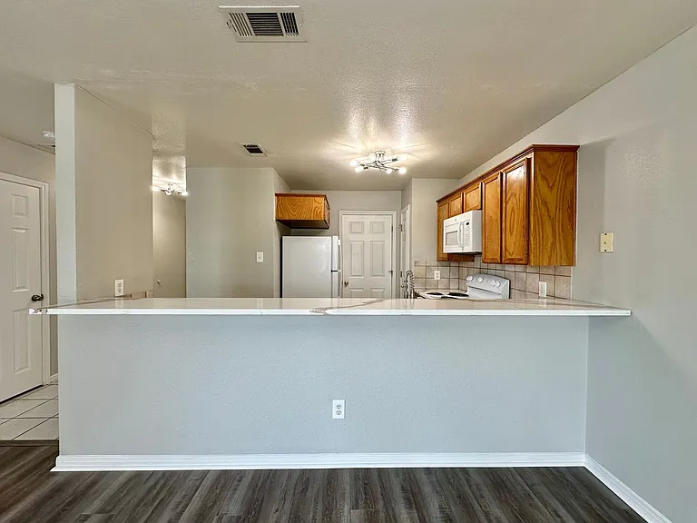 3709 Woodrow Dr — Photo 7