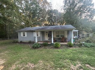 50 Milden Rd, Farmville, VA 23901