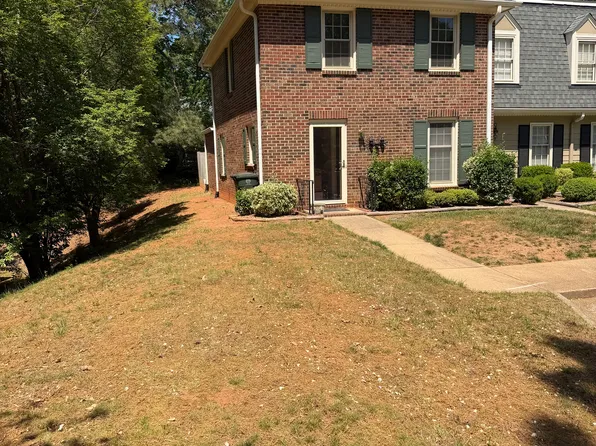 3132 Westbury Dr, Raleigh, NC 27607