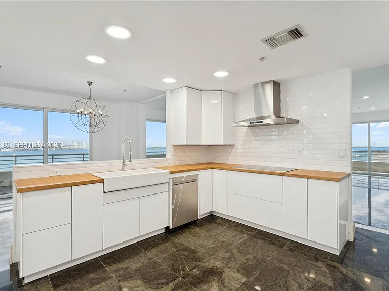 1402 Brickell Bay Dr #1601 — Photo 7