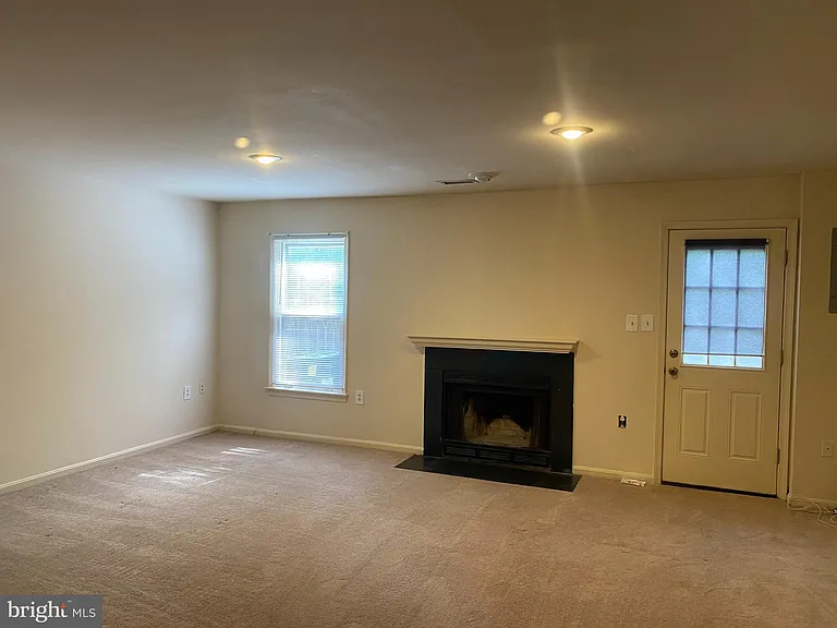 5623 Gresham Ln — Photo 4