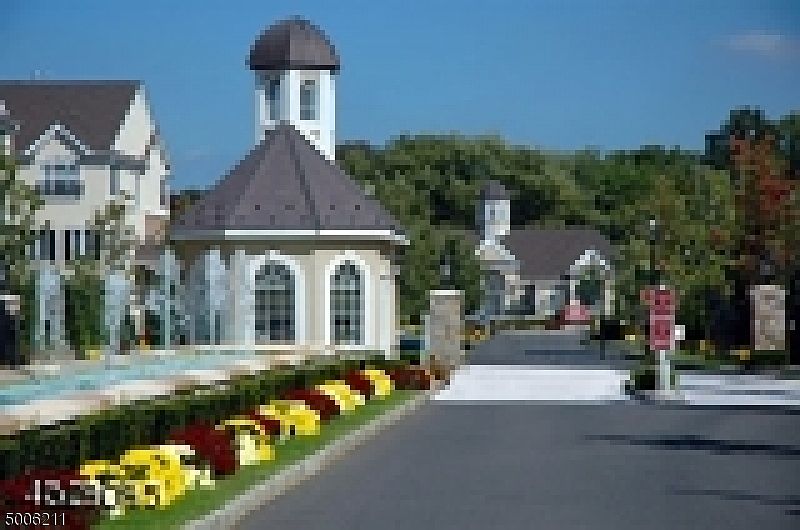 2nd image of 45 Devonshire Dr #94