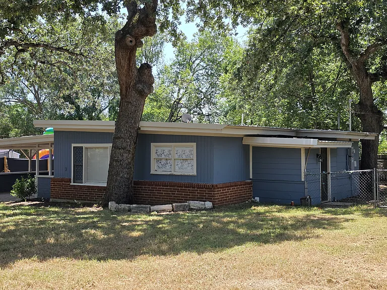 522 E Davilla Ave — Photo 3