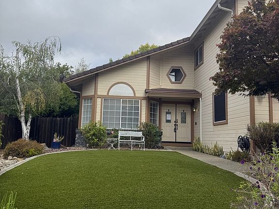 2nd image of 2853 Saint Andrews Rd