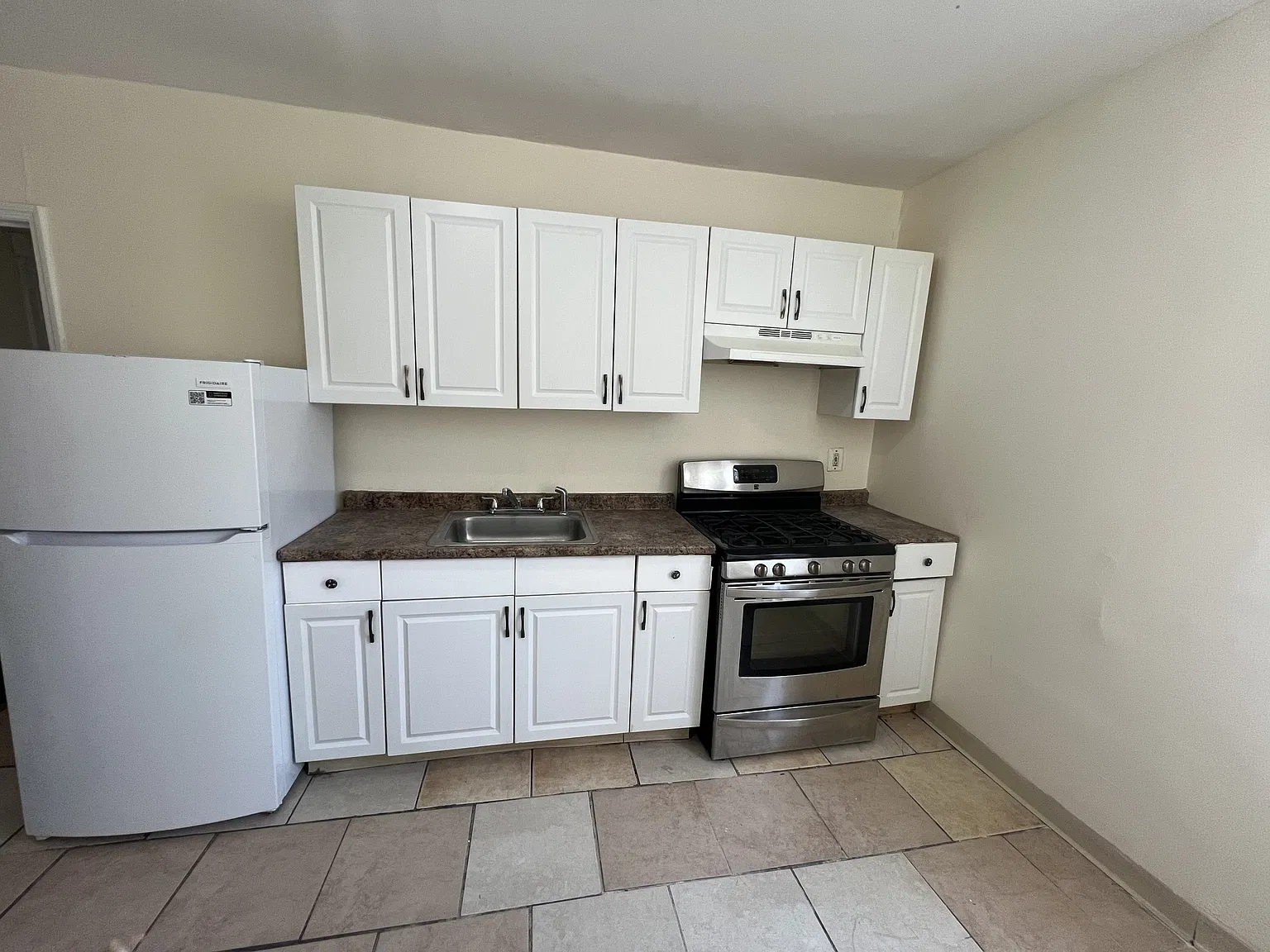 12 Montgomery Place - 2 — Photo 4