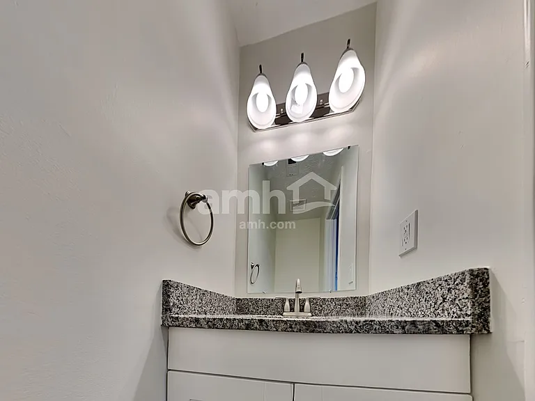 730 Rothrock Dr — Photo 20