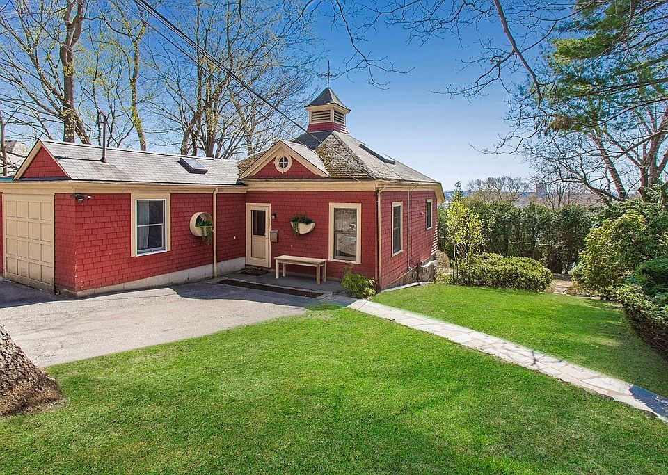 1st image of 56 Colbourne Cres