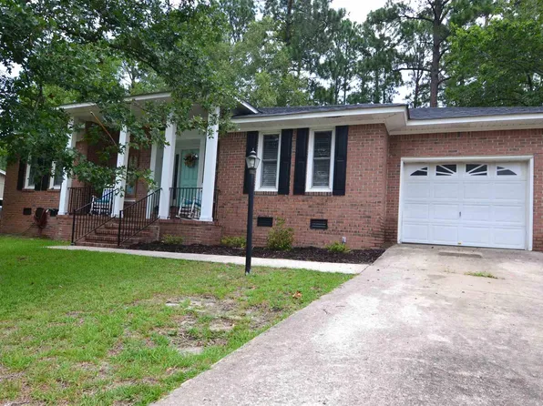 102 Longleaf Dr, Cayce, SC 29033