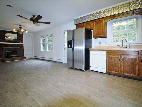 3rd image of 8016 Tam Oshanter Dr