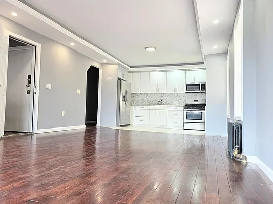 Rented by NYC REALTY GROUP 693 | media 1