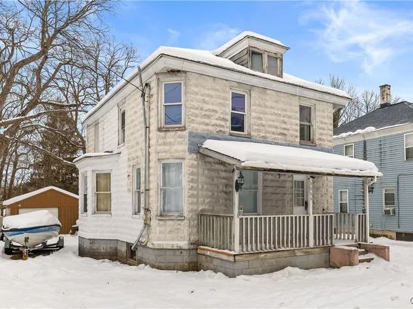 3566 Oneida St, New Hartford, NY 13413