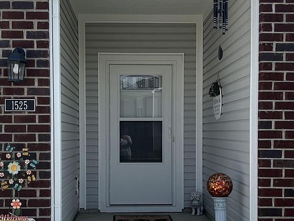 2nd image of 1525 Vera Blvd