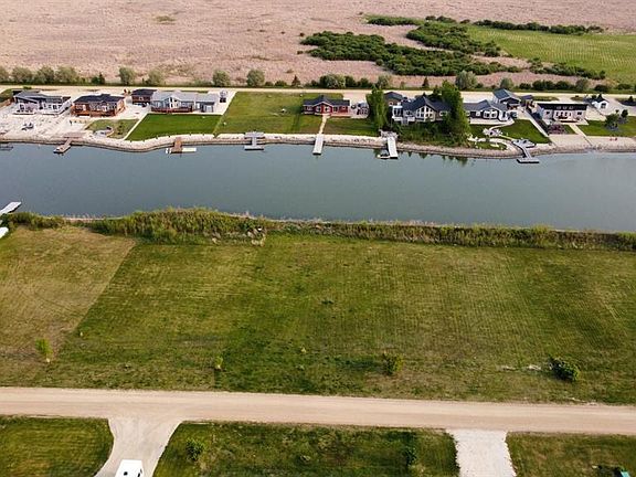 5th image of 61 Lake Estate Dr
