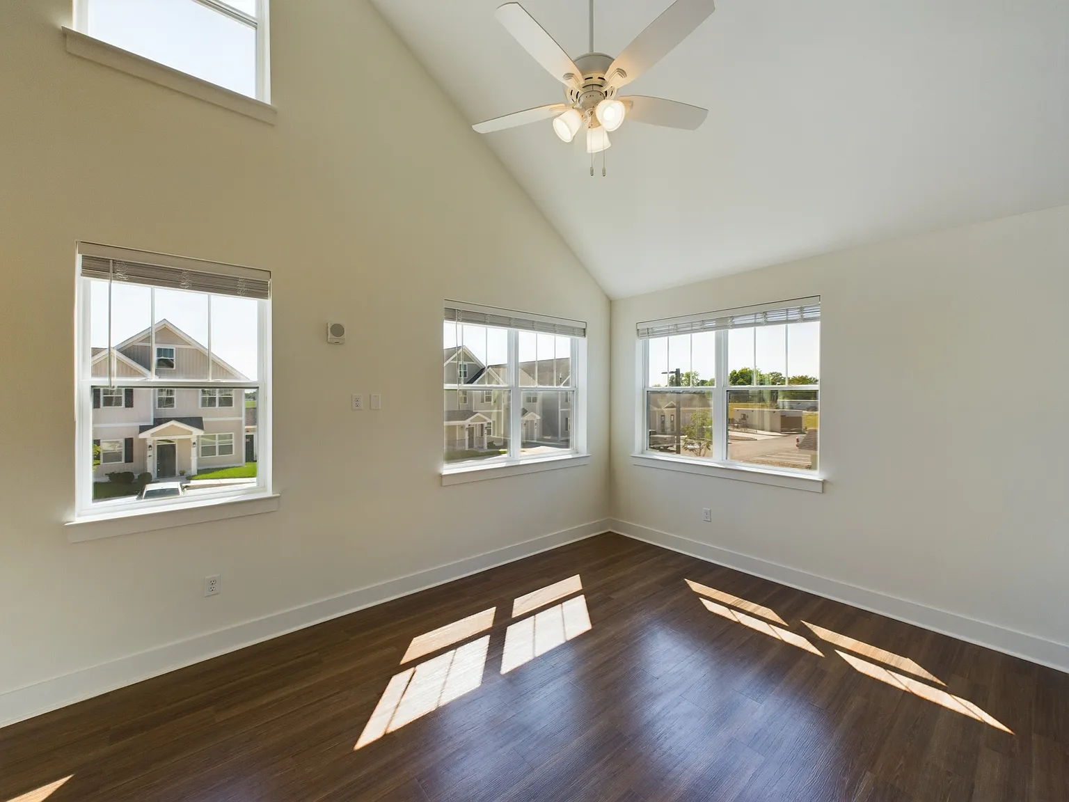 2 bed, 1180 sqft, $2,029 — Photo 2