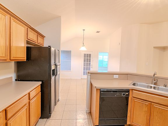 4th image of 3805 Carlsbad Way