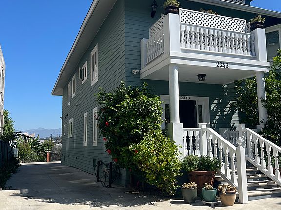 3rd image of 2343 Ocean View Ave