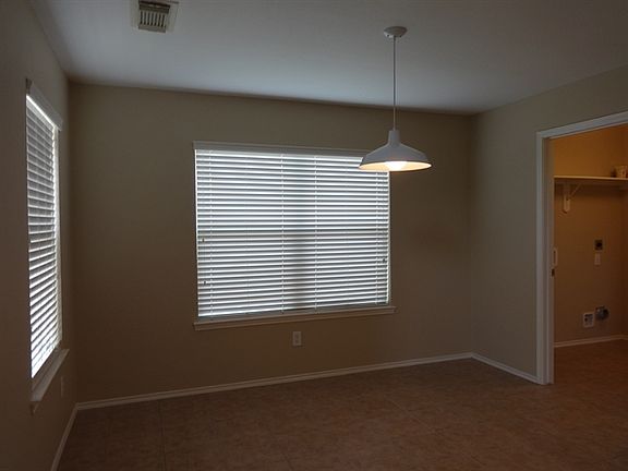 4th image of 11806 Aerie Dr