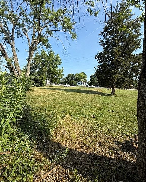 2nd image of 2110 Needmore Rd