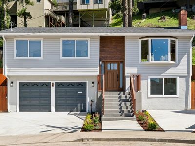 2 Celia Ct, Pacifica, CA, 94044