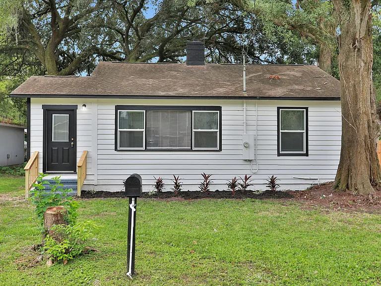 4058 Gilmore St — Photo 9