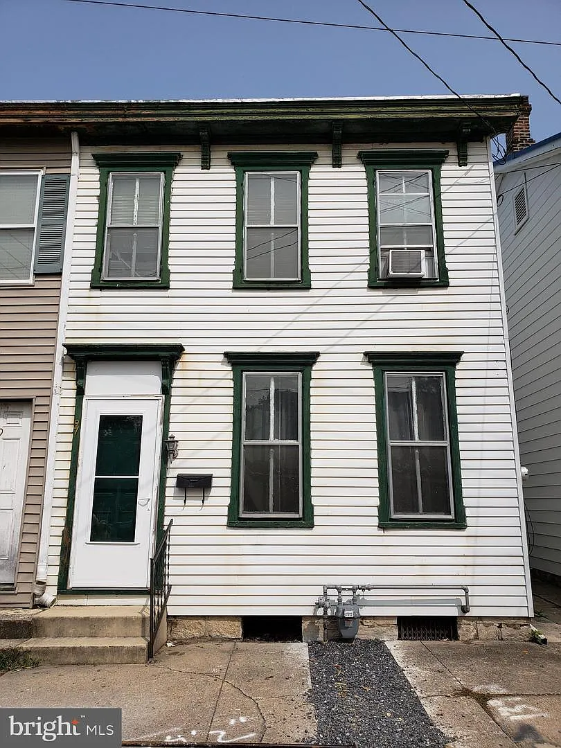 97 B St photo 1