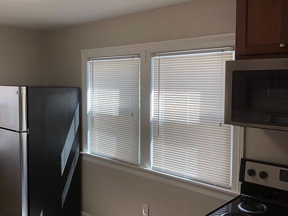 4th image of 637 Maylawn Ave